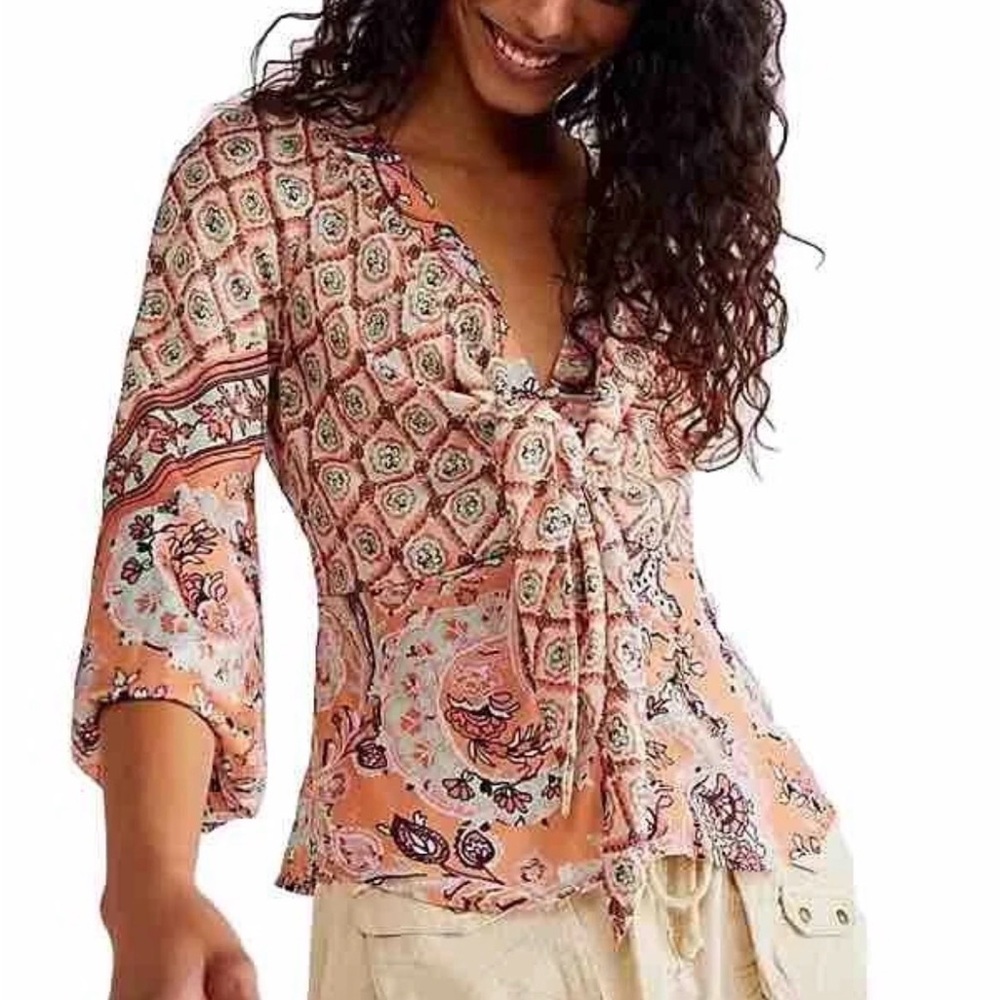 Free People Women's Patterned Blouse - Peach and White - Picture 3 of 10
